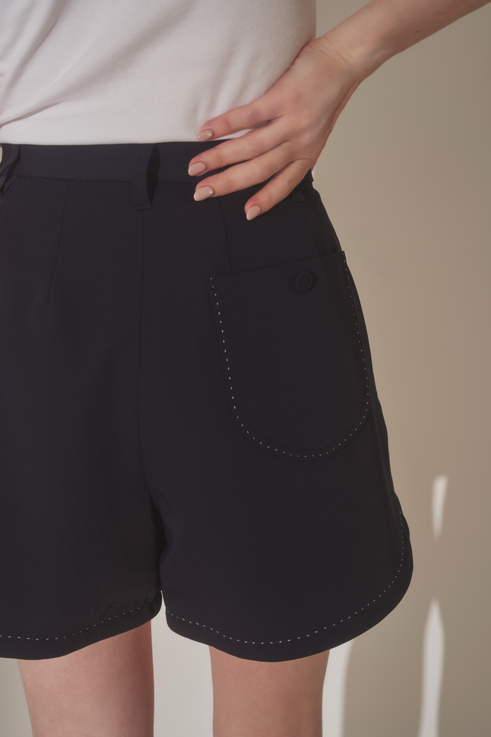 カーブステッチショートパンツ