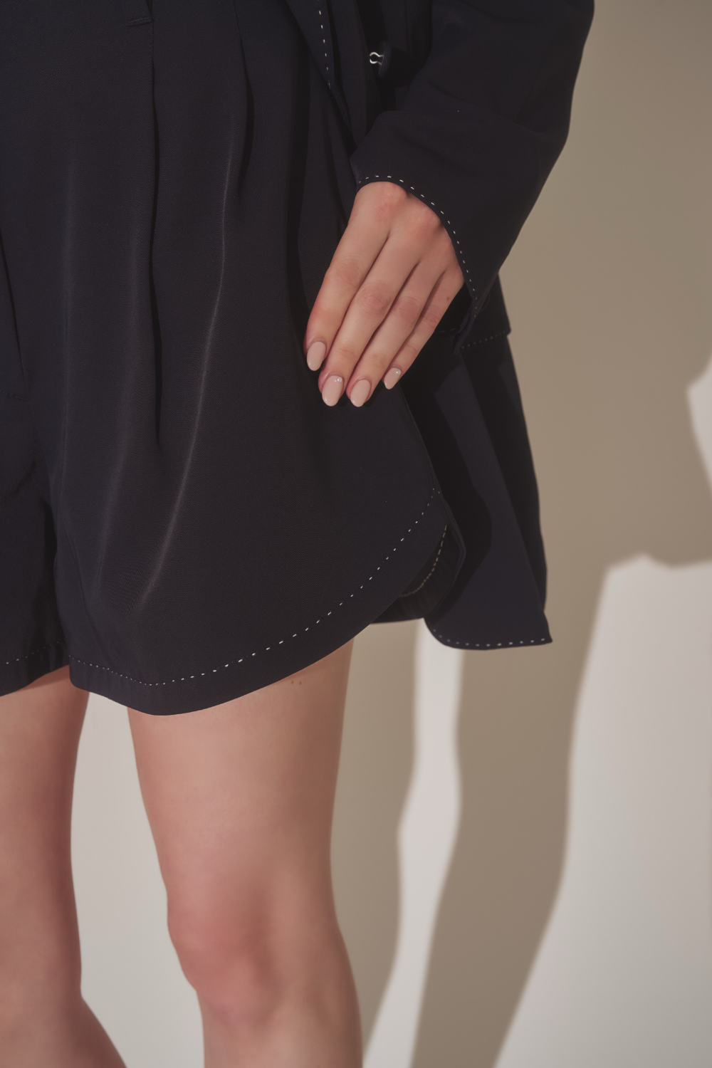 カーブステッチショートパンツ